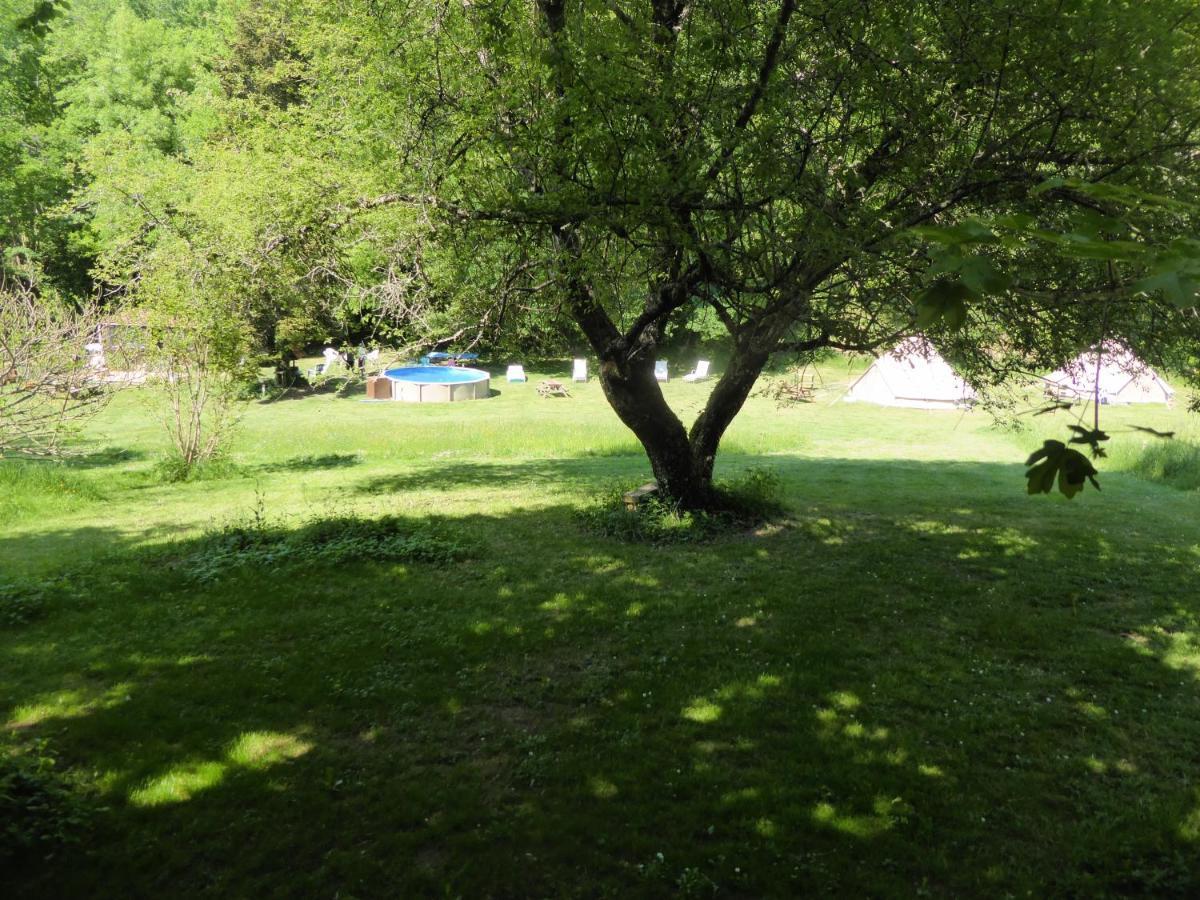 Belair Le Camping Hotel Champagnac-de-Bélair Exterior foto